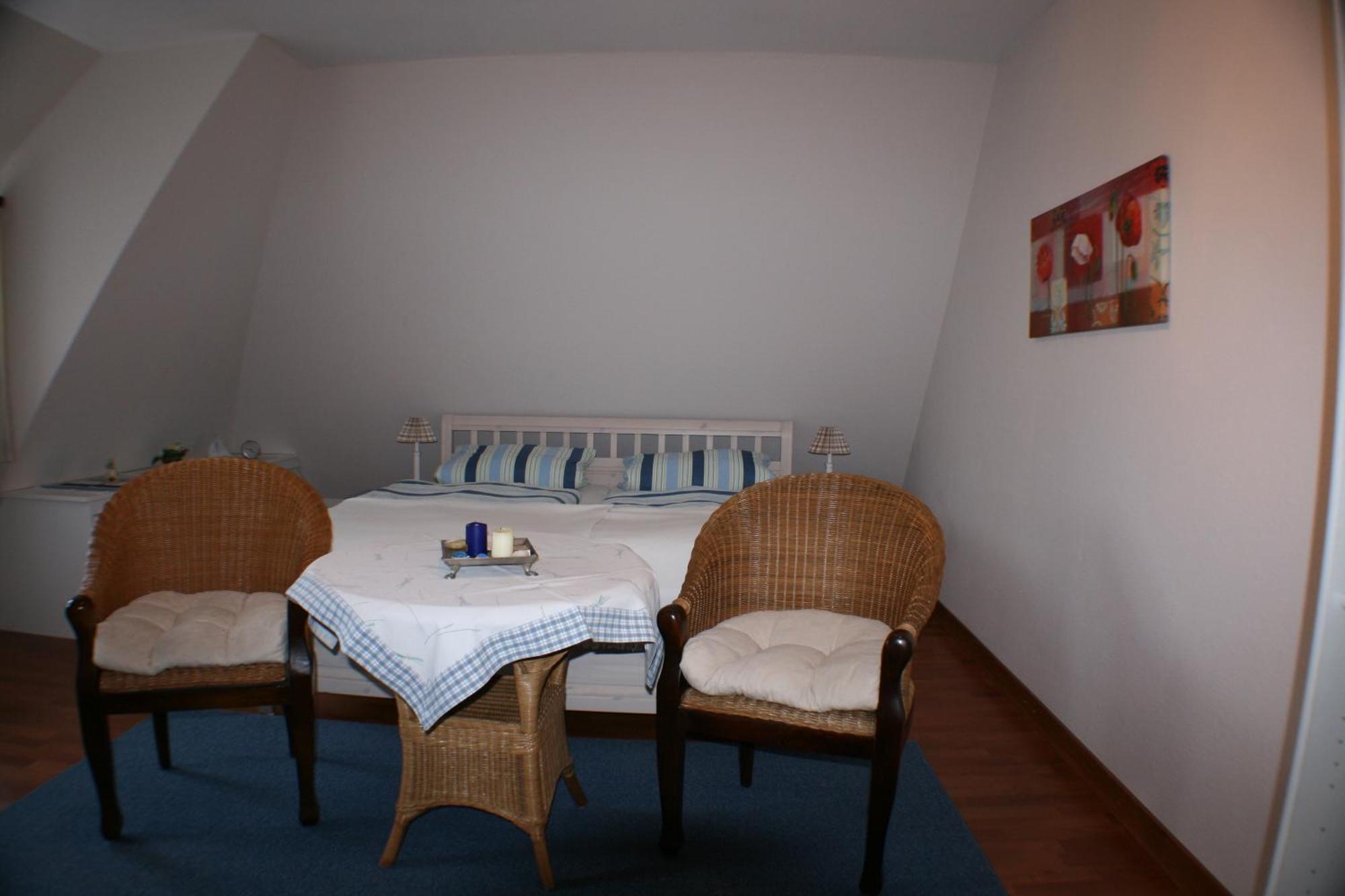 Ferienwohnungen Im Hotel Garni Zur Post Utersum Oda fotoğraf